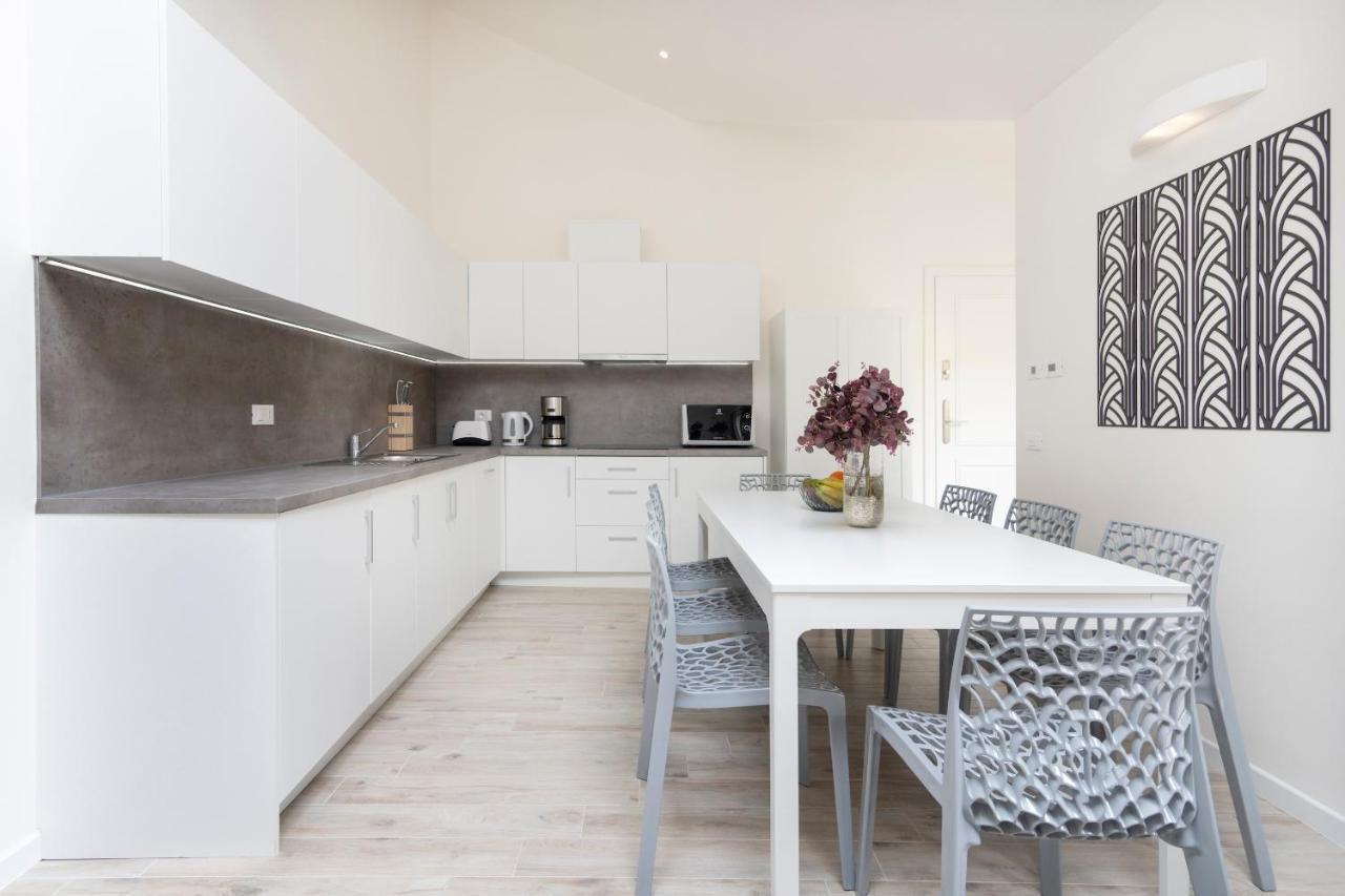 Kinsky Garden Apartments And Suites By Dwellfort Prag Eksteriør billede