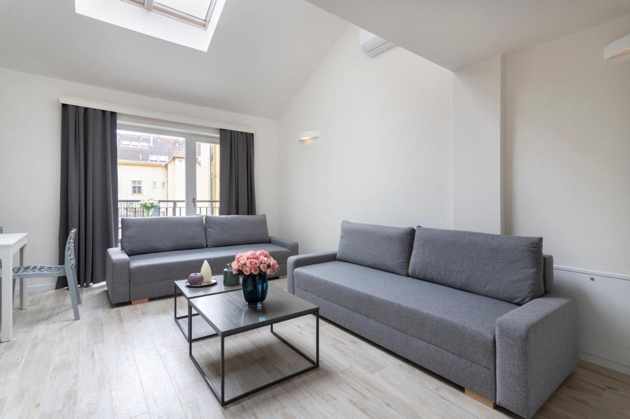 Kinsky Garden Apartments And Suites By Dwellfort Prag Eksteriør billede