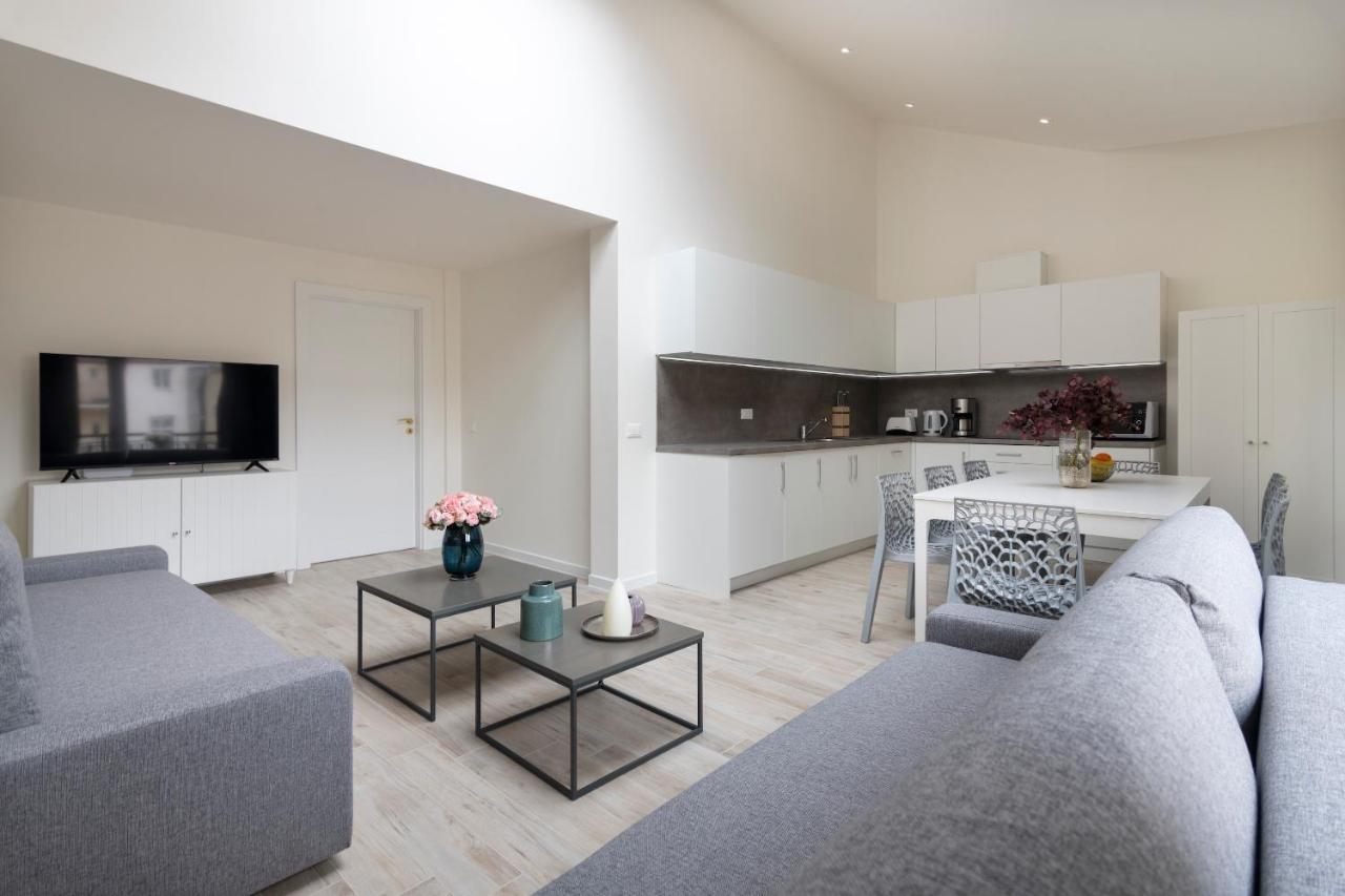 Kinsky Garden Apartments And Suites By Dwellfort Prag Eksteriør billede