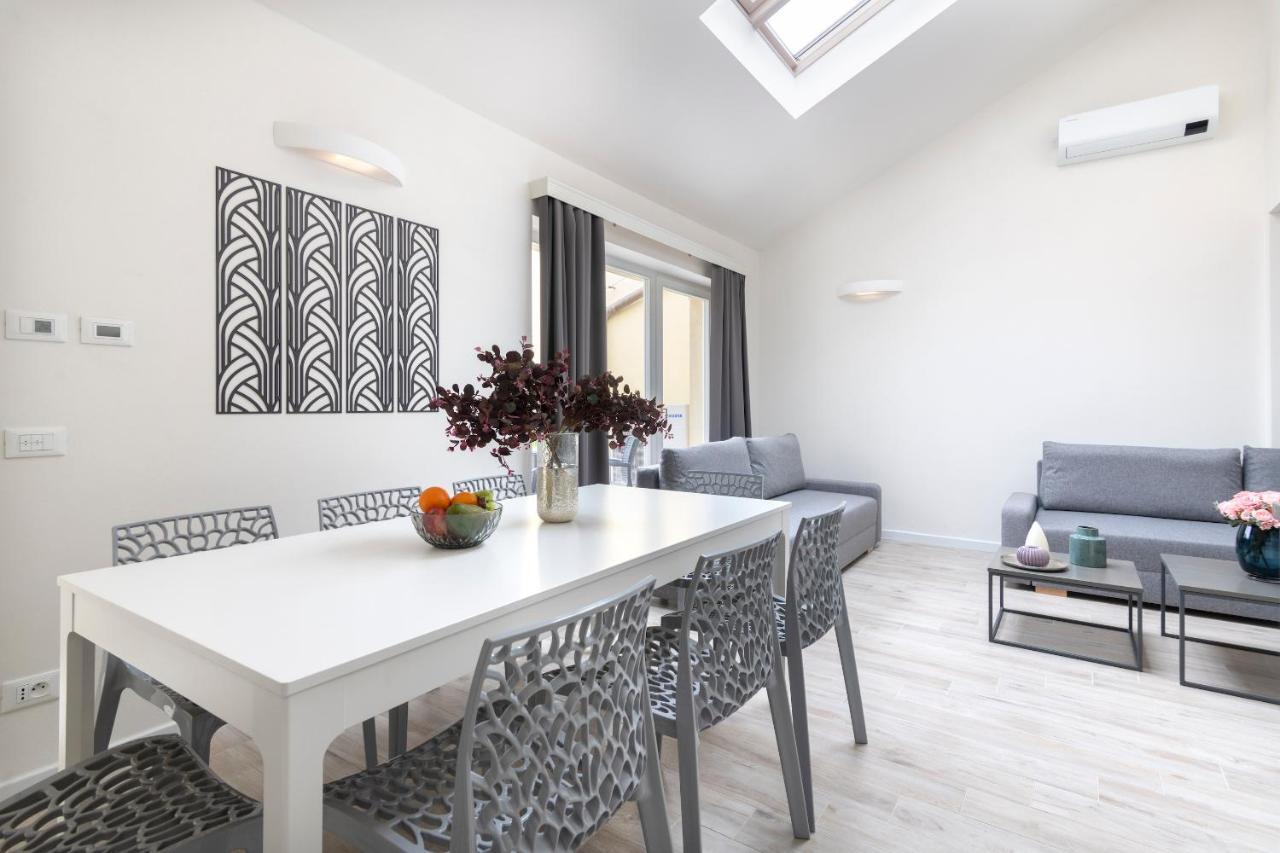 Kinsky Garden Apartments And Suites By Dwellfort Prag Eksteriør billede