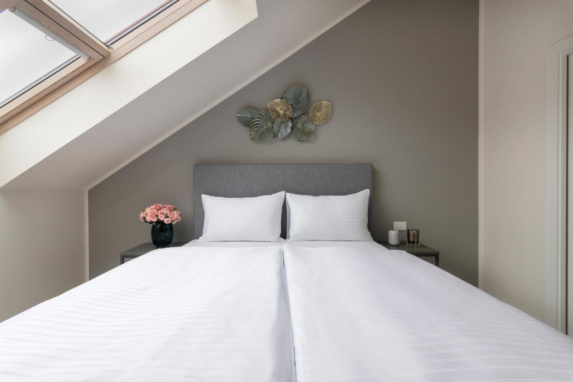 Kinsky Garden Apartments And Suites By Dwellfort Prag Eksteriør billede