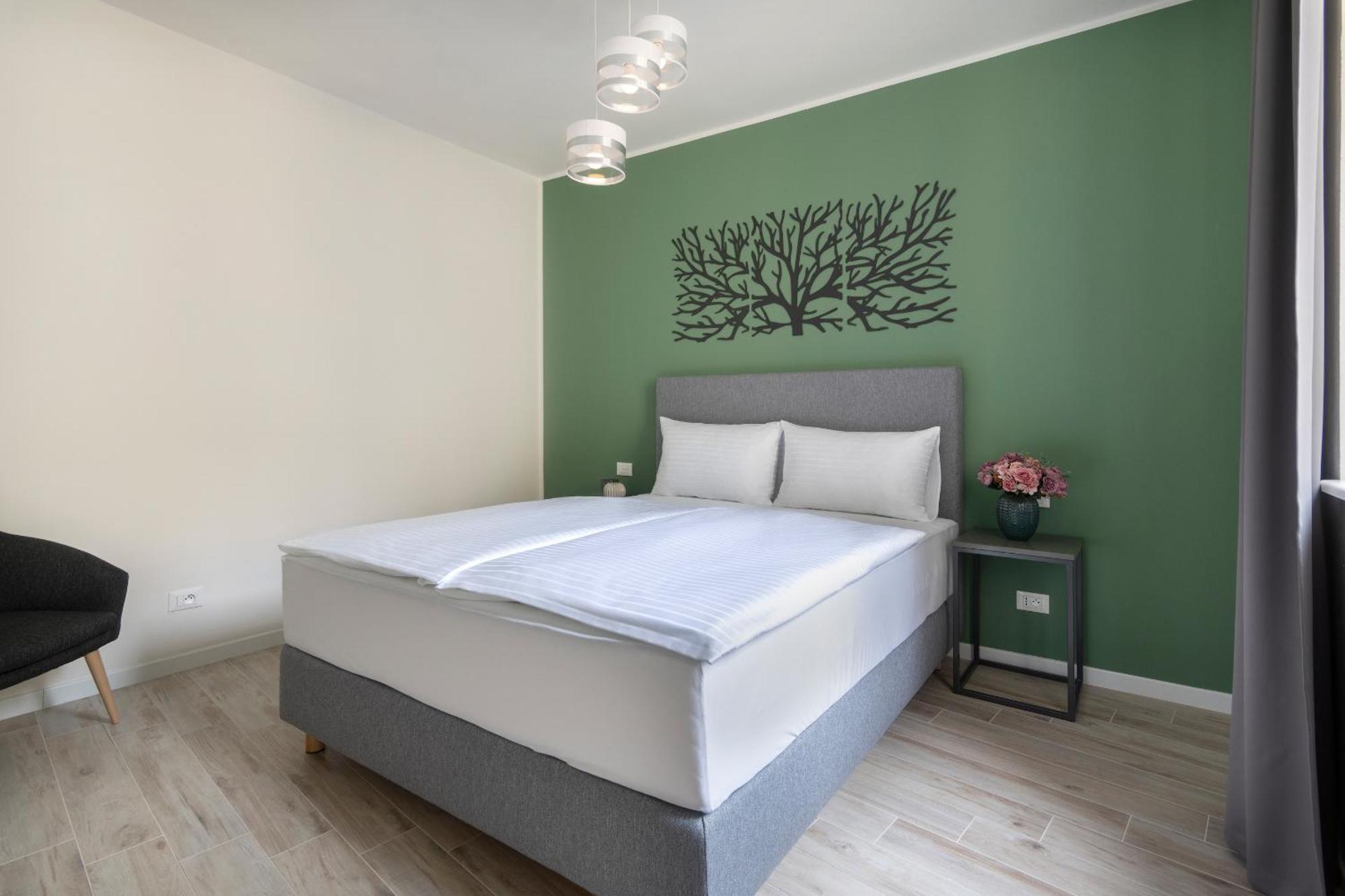 Kinsky Garden Apartments And Suites By Dwellfort Prag Eksteriør billede