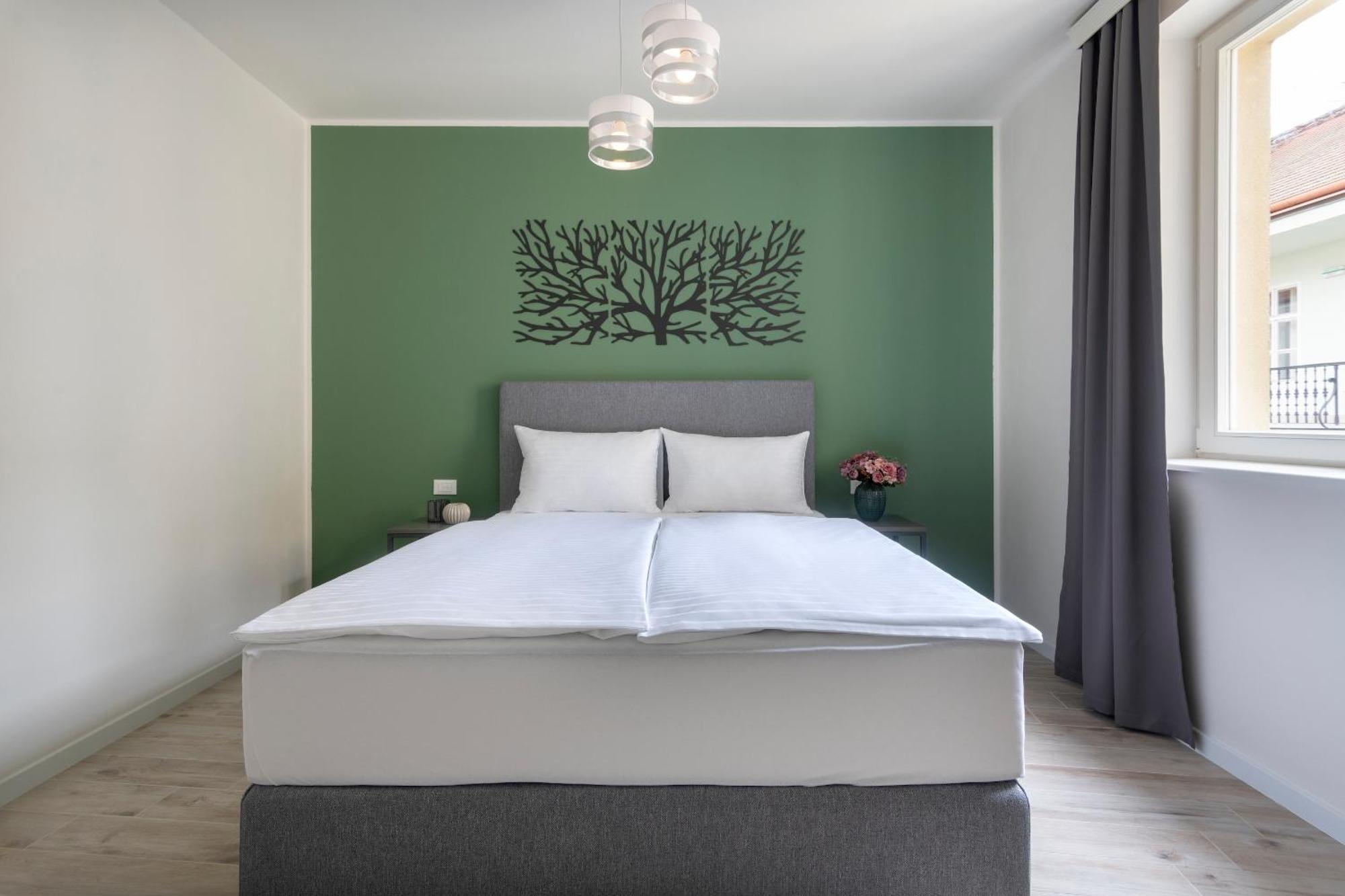 Kinsky Garden Apartments And Suites By Dwellfort Prag Eksteriør billede