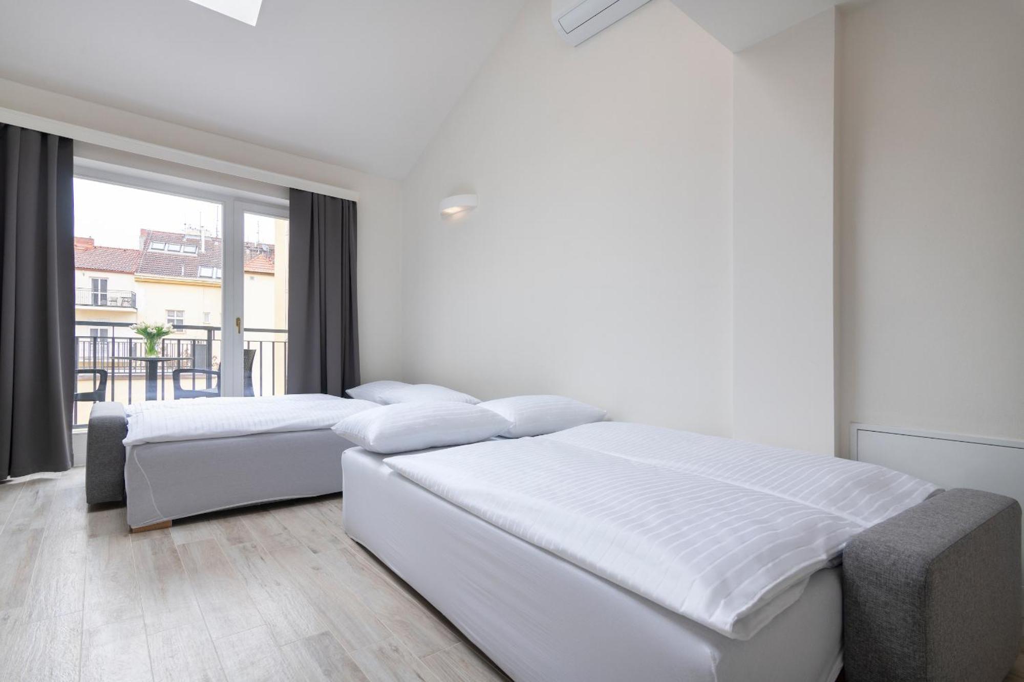 Kinsky Garden Apartments And Suites By Dwellfort Prag Værelse billede