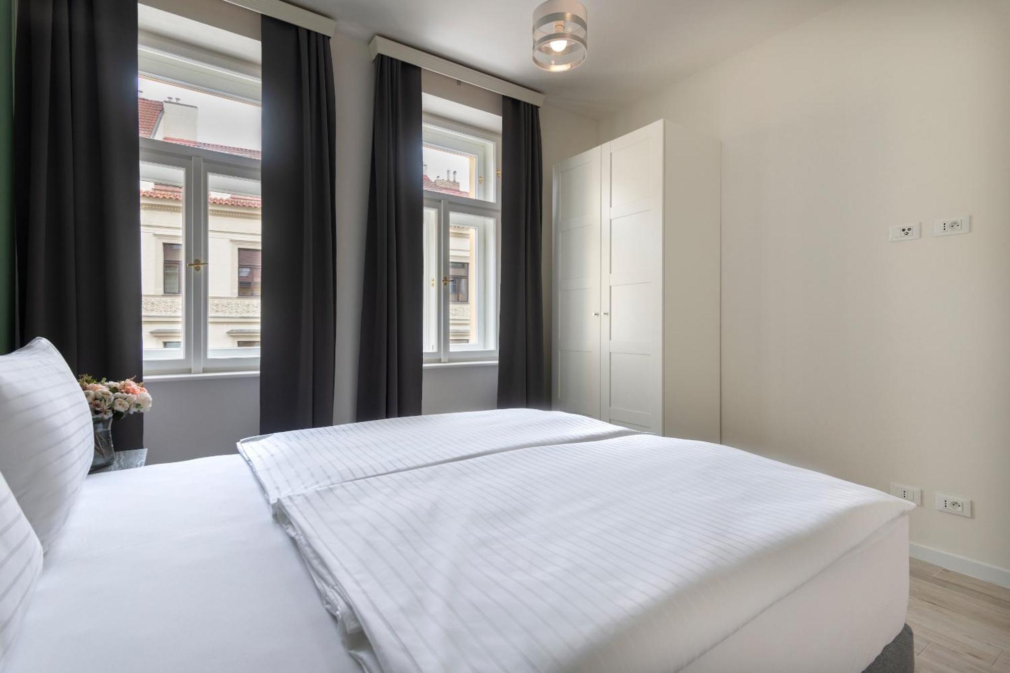 Kinsky Garden Apartments And Suites By Dwellfort Prag Værelse billede